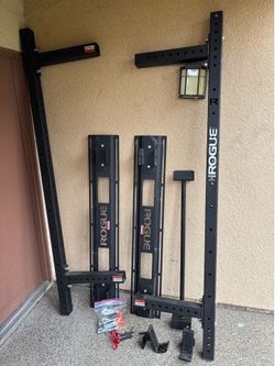 ROGUE RML-3W FOLD BACK WALL MOUNT SQUAT RACK ( LIKE NEW ) great for at home space saving weights gym