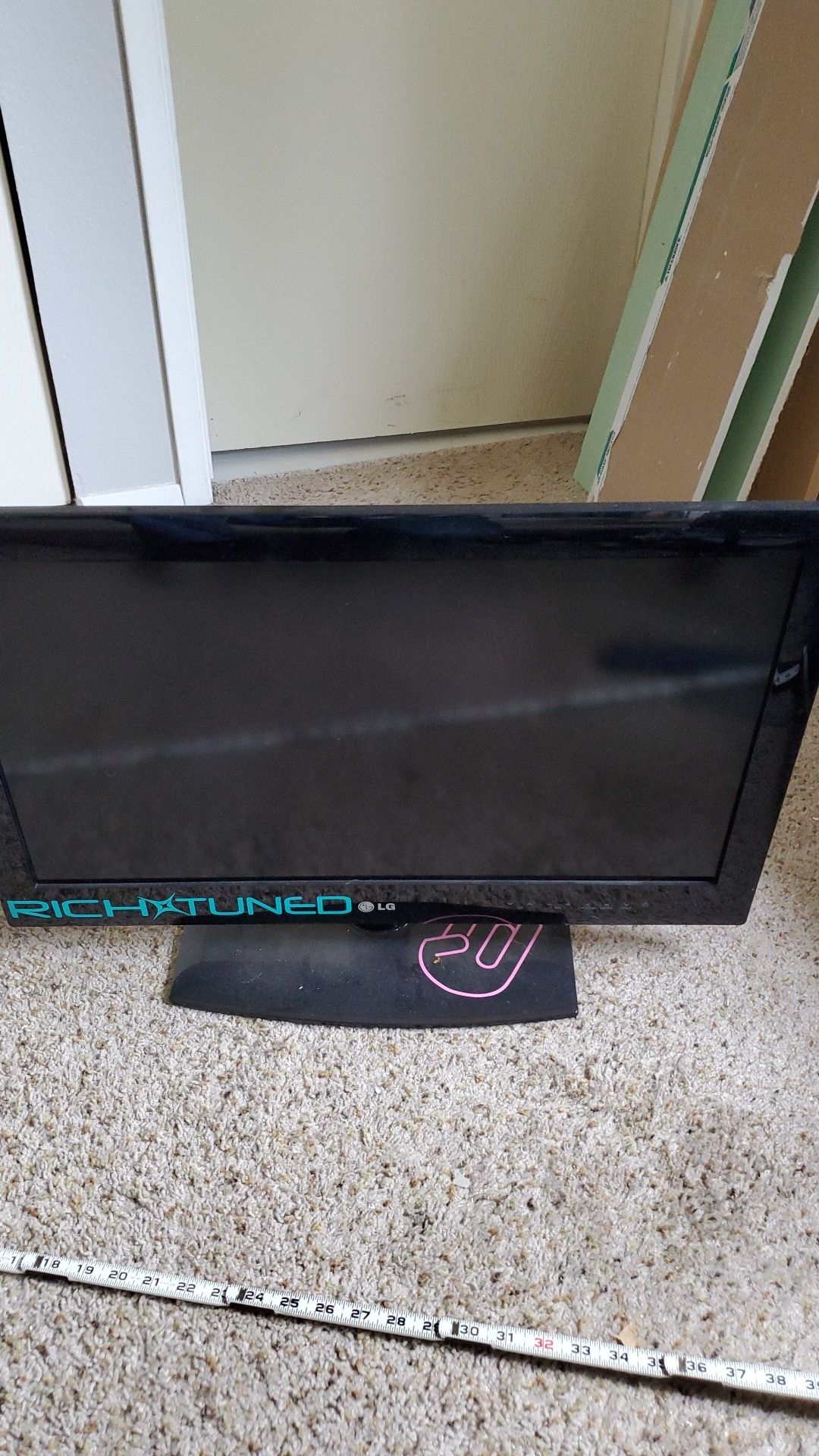 LG flat screen tv