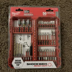 Milwuakee Drill And Drive Set