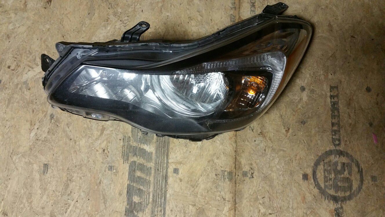 2013 Subaru Impreza 2.0 Wagon Left Driver Headlight