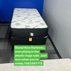 Huge sale for Mattress And Box Twin size mattress and box 150.$ full 190$ Queen 200$ king 290$. free delivery free set up 708….280….7715… cash or Zell