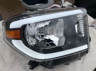 14-21 Toyota Tundra Black LED Strip Headlights