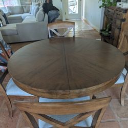 Walnut Round Dining Table / With 4 Chairs 