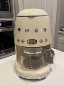 Smeg 50's Retro Style Aesthetic Drip Coffee Machine with 10 Cup Glass Carafe, Auto Start Feature, Keep Warm Plate, and Two Coffee Strength Settings (C