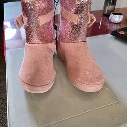 NWT Bebe Pink Glitter Fur Girls Boots 