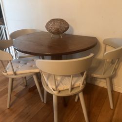 4 Dining Chairs 