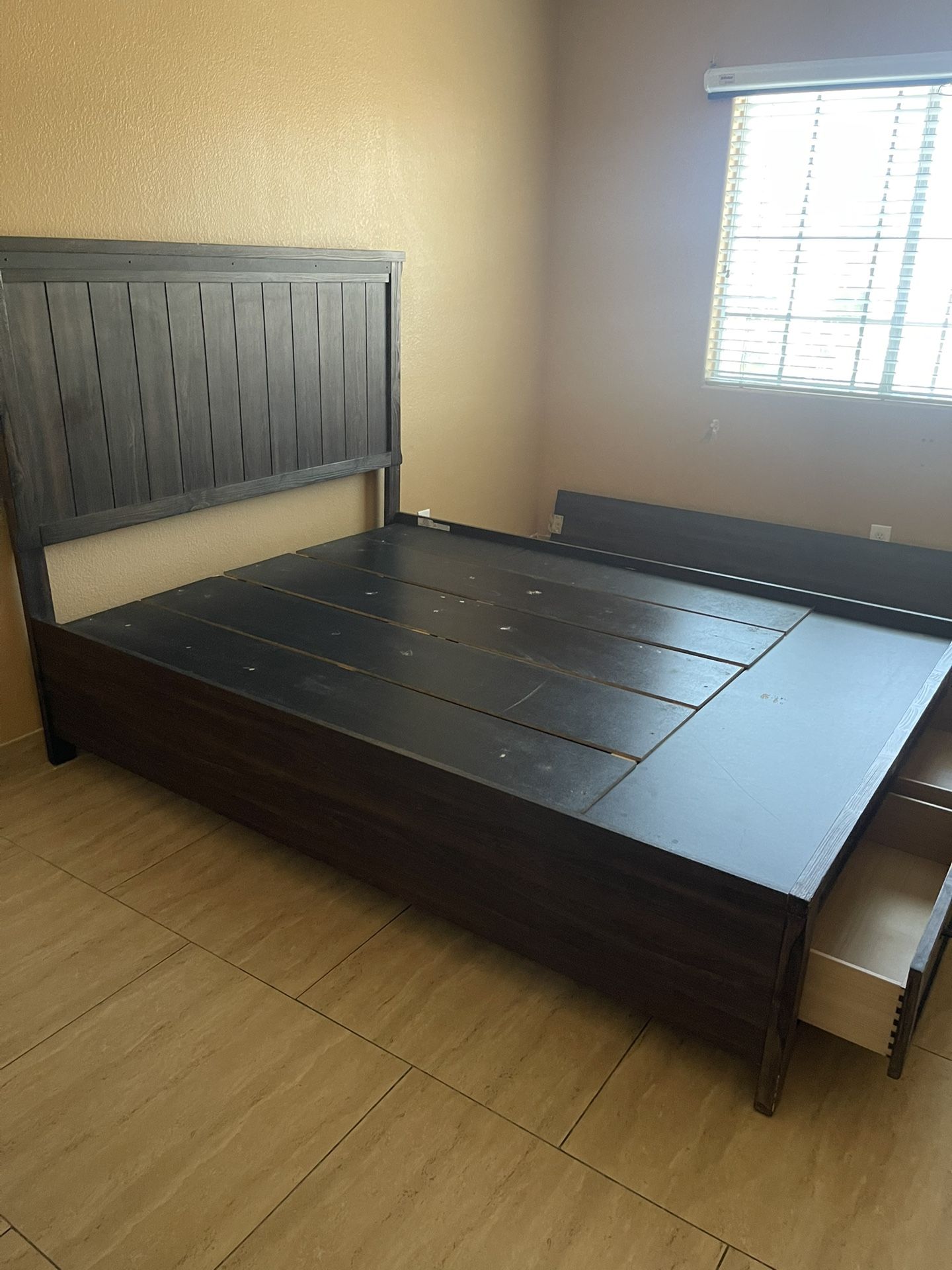 Queen Size Bed Home & Garden