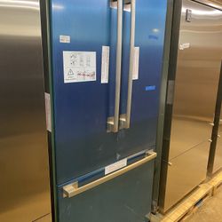 Bosch Benchmark Series  B36BT935NS 36 Inch Built-In French Door MSRP $10,699 Our Price $8998