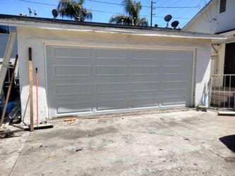SECCIONAL GARAGE DOOR 