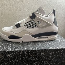 Jordan 4 Military Black 