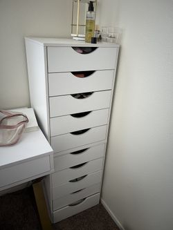 Makeup Drawers (Alex Dupe)
