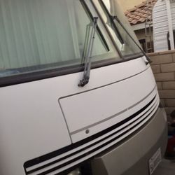 1999 ITASCA  MOTORHOME IN VÍCTORVILLE CA