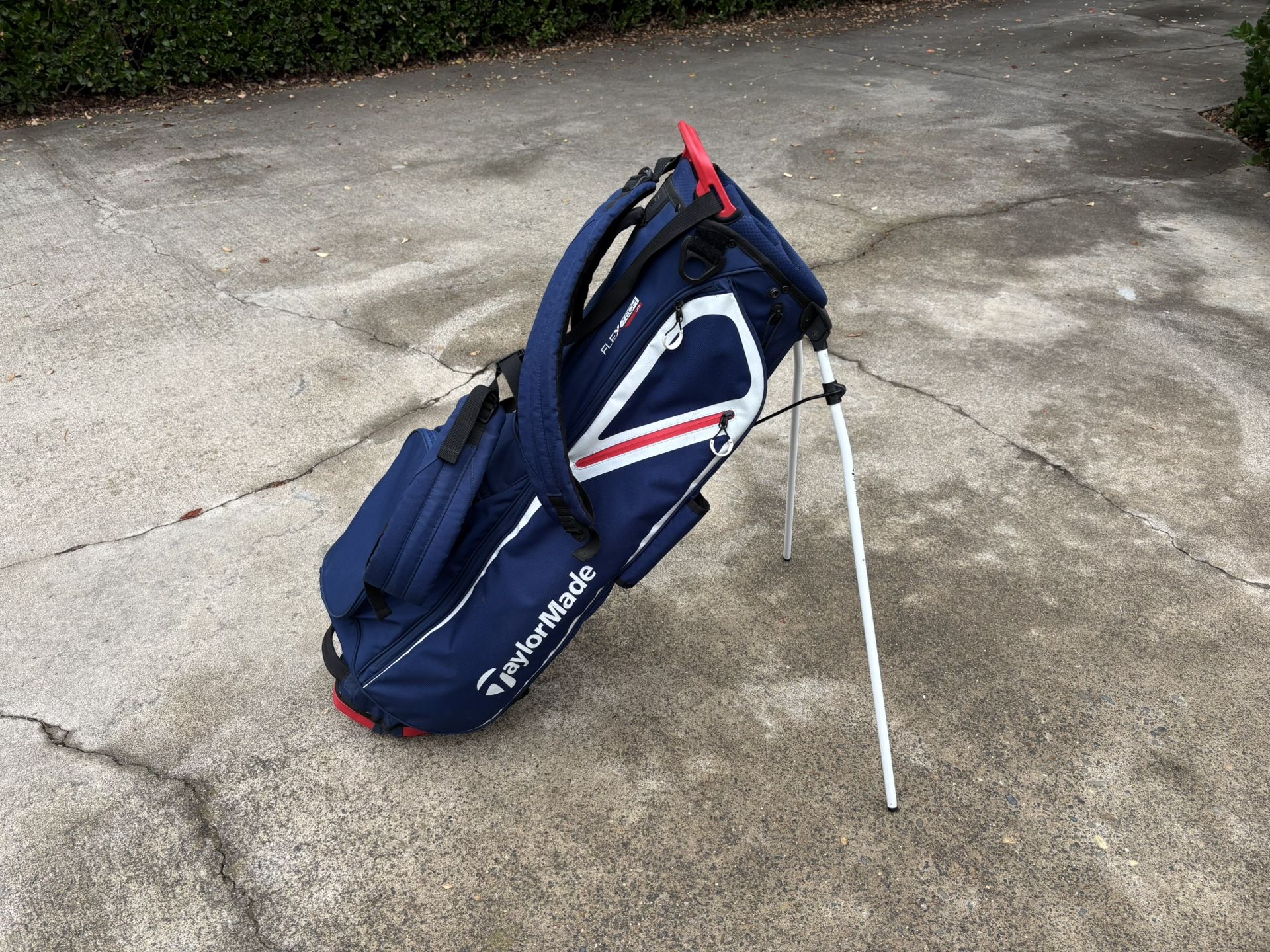 TaylorMade FLEX TECH LITE Golf Bag