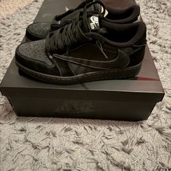 Travis Scott Jordan 1 low phantom