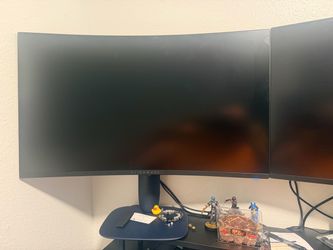 Alien ware 32 in curved monitor