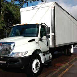2022 International MV 26-ft Box Truck