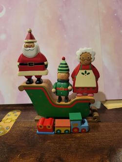 Hallmark 2005 Santa's Wood Figures Mr & Mrs Clause, Elf, Sleigh,  Small Train B2 Xmas