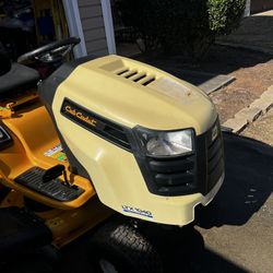 Cub cadet Riding Mower 