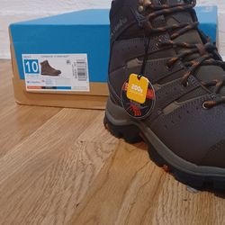 Brand New Columbia Boots