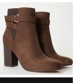 Women’s BOOTIES, EDIE Size 9