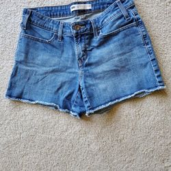 Women's Levi's jean shorts Size 4