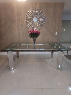 Casablanca Large expandable glass dining table