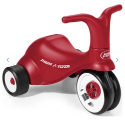 Sold out Radio Flyer Scoot 2 Pedal, 2-in-1 Ride-on and Tricycle, Kids Beginner Bike