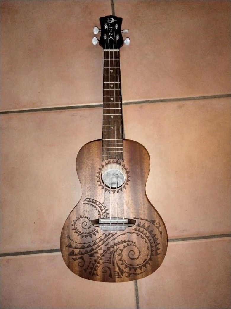 LUNA Ukulele 