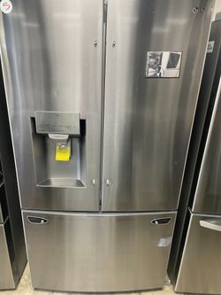 Clearance Sale!LG refrigerator open box with 1 year warranty