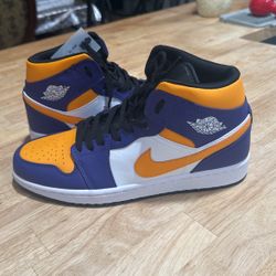 Air Jordan 1 Mid Lakers (2022)