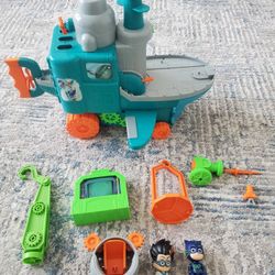 Pj  Masks Romeo's Flying Factory Playset 