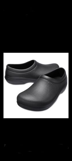 Shoes slippers: Crocs slip resistant shoes men's size 9 brand freaking new!