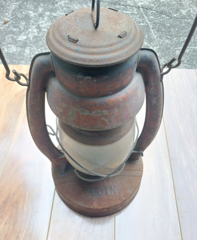 Elgin Kerosene/Oil Lamp Barn 
