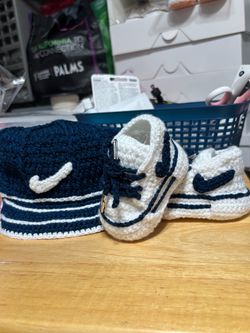 Crochet Baby Sneakers and Hat Set