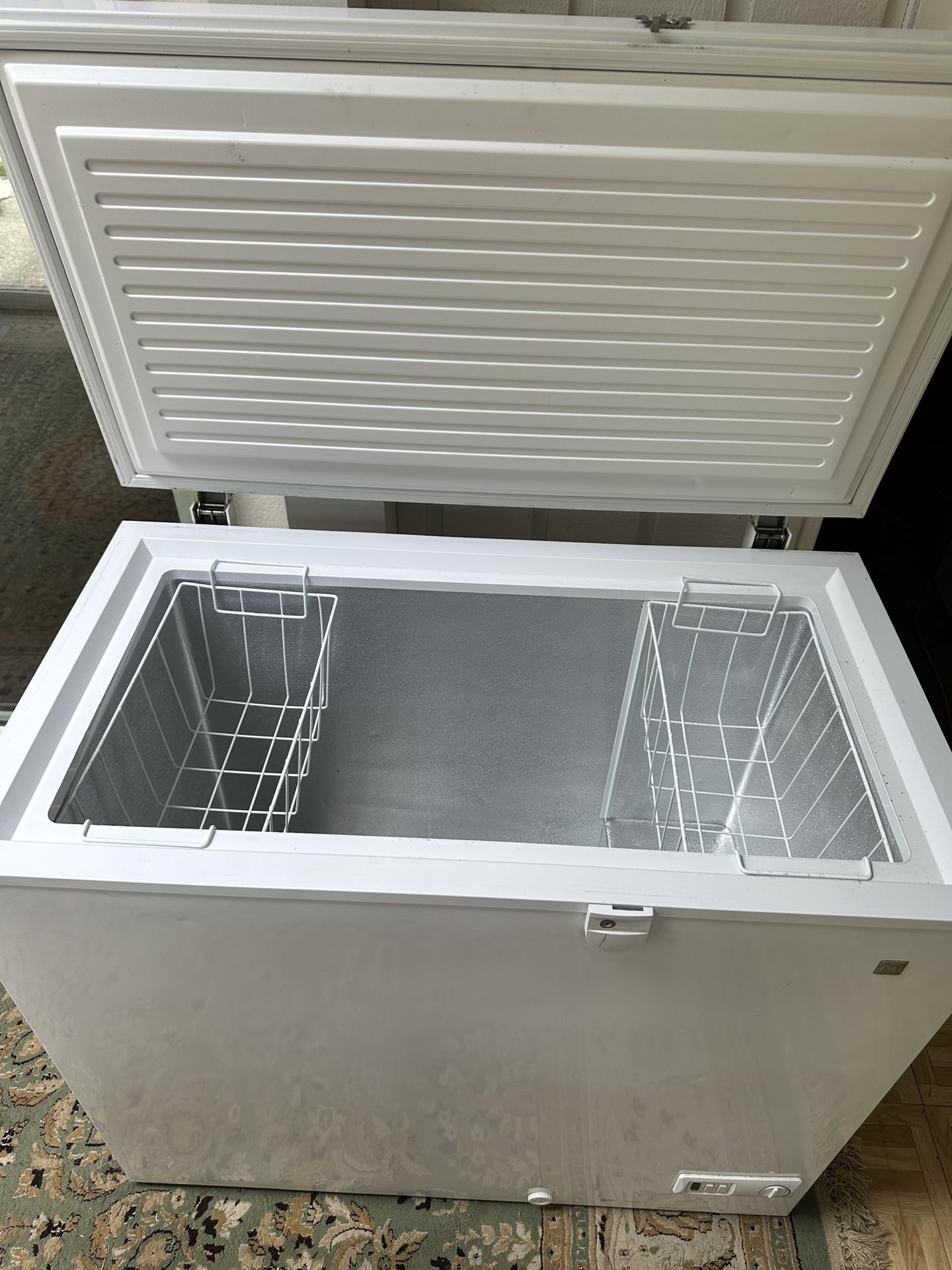 Standing Freezer