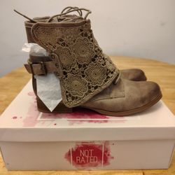 Ankle Boots With Lace Detailing 