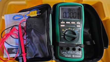 Greenlee DM-820A 10,000-Count Digital Multimeter, 1000V, 10A (DM-820A)