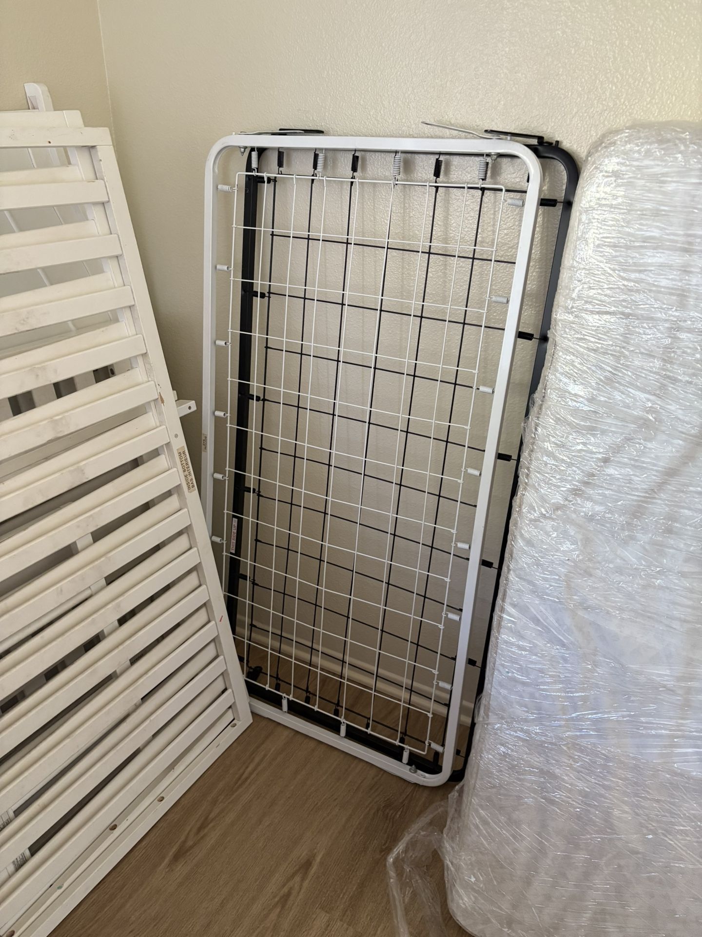 Toddler Bed & Baby crib