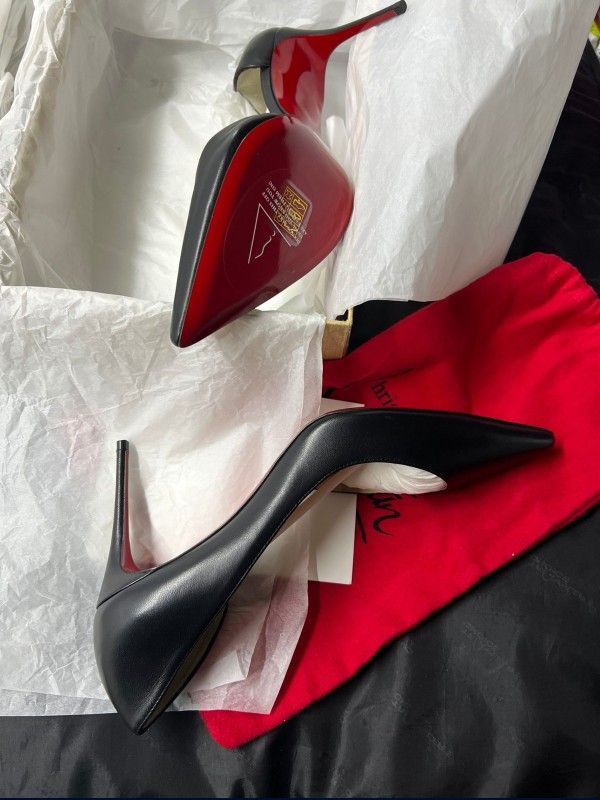 Authentic Christian Louboutin Black Leather Iriza 85 in rare  display picture 3
