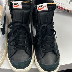 Black Nike Size 10