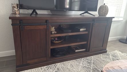 Tv console