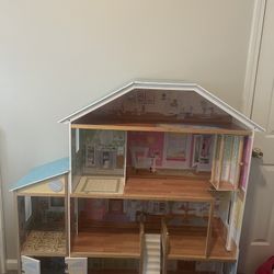 Doll House With Furniture 