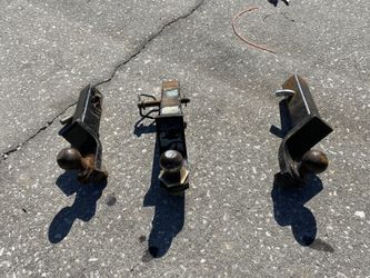 Trailer hitch adapter