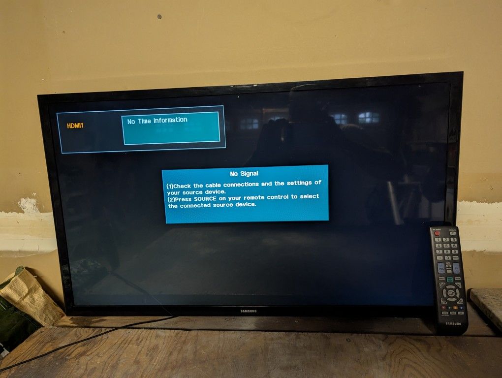 30" Samsung Flat screen TV 