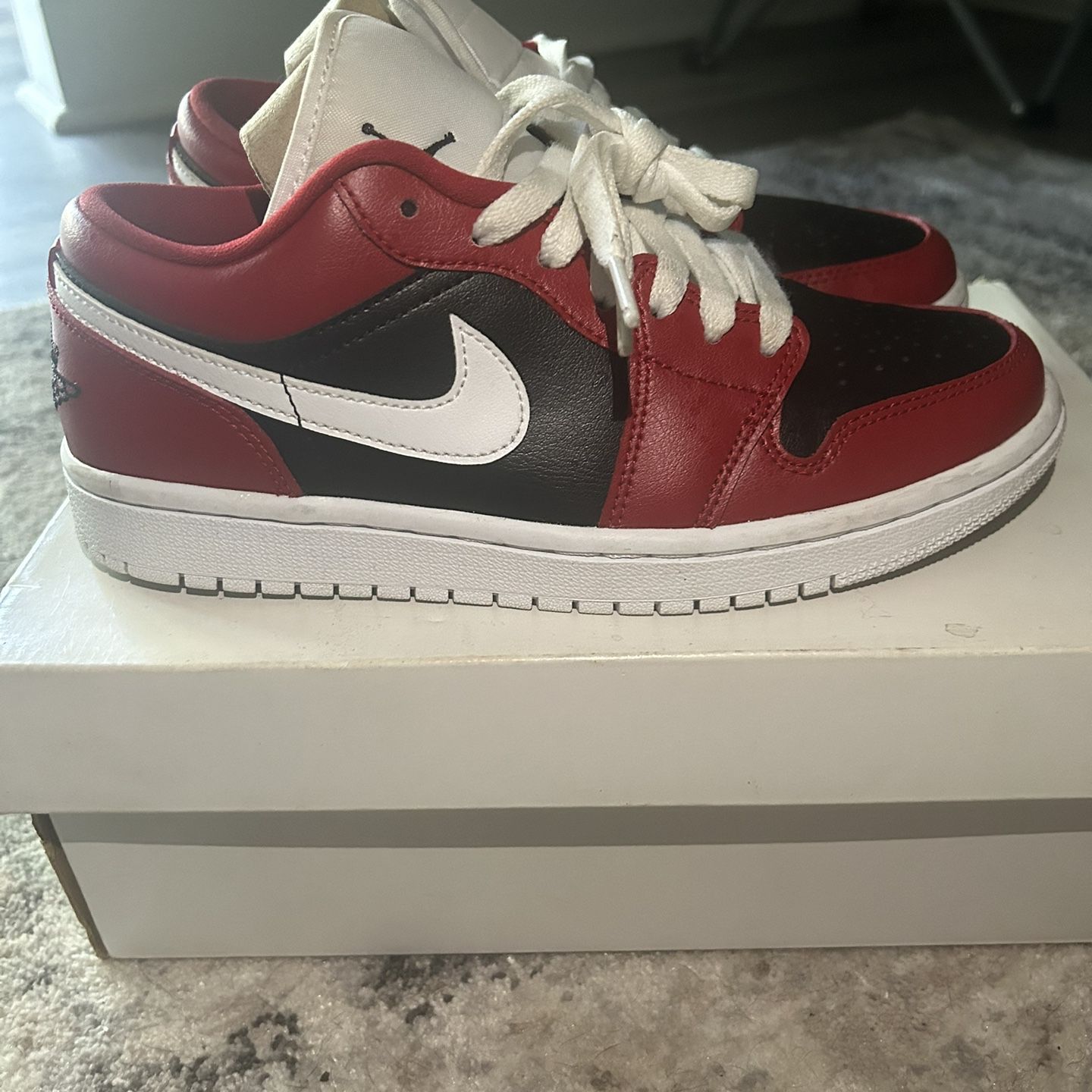 Women Jordan 1 Low