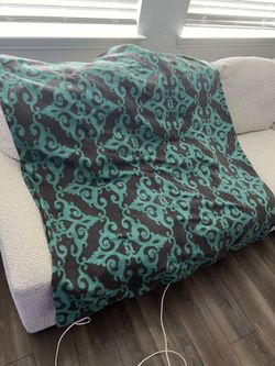 Heating Throw