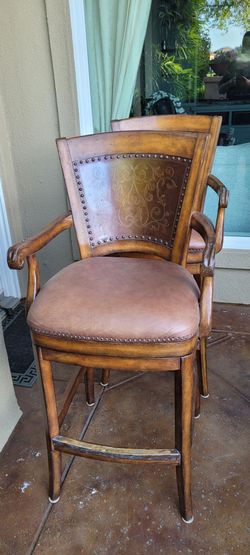 Free Kitchen Stools