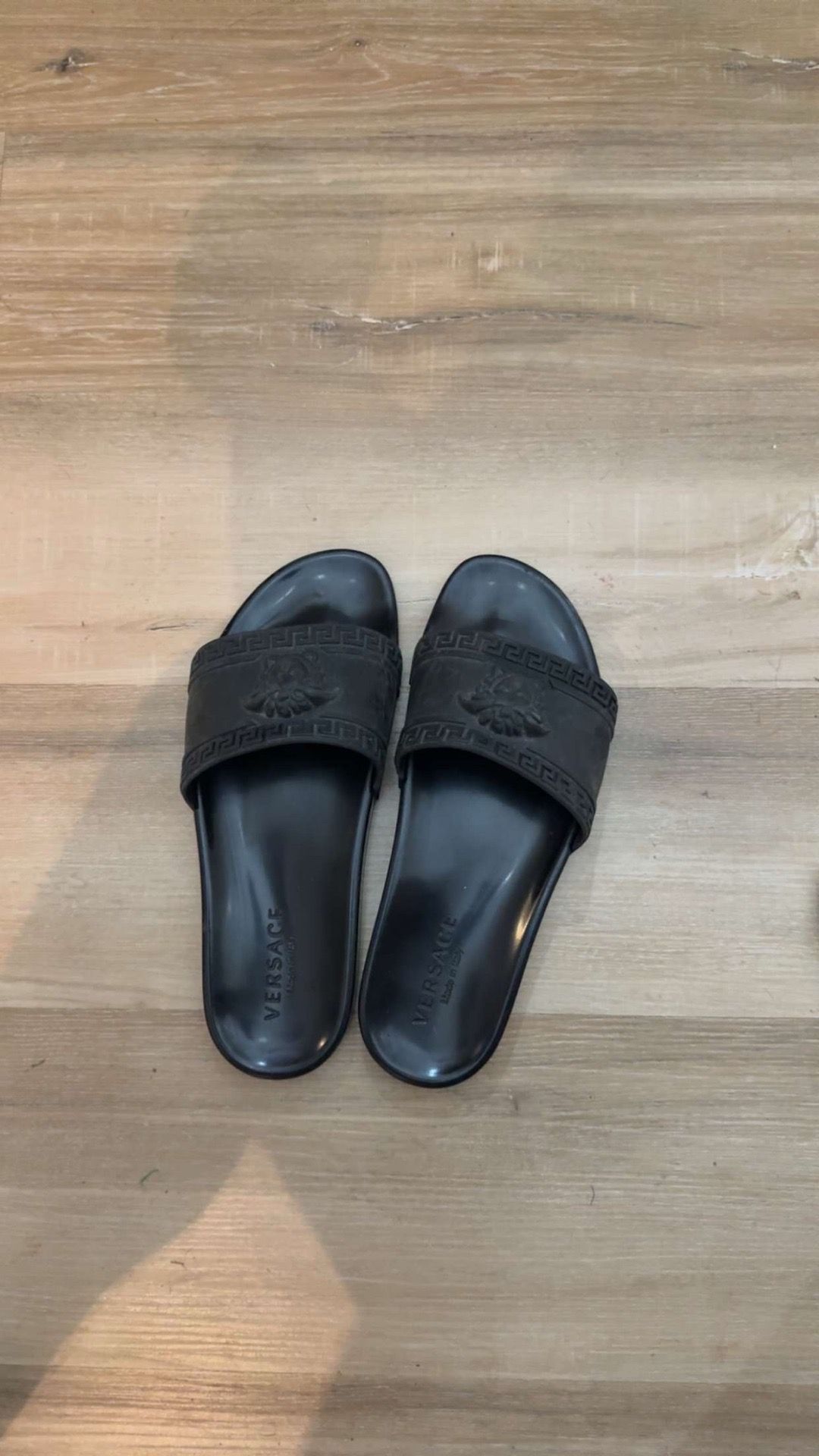 Men’s Versace black slides size 9.5