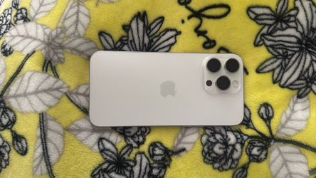iPhone 15pro max carrier unlocked