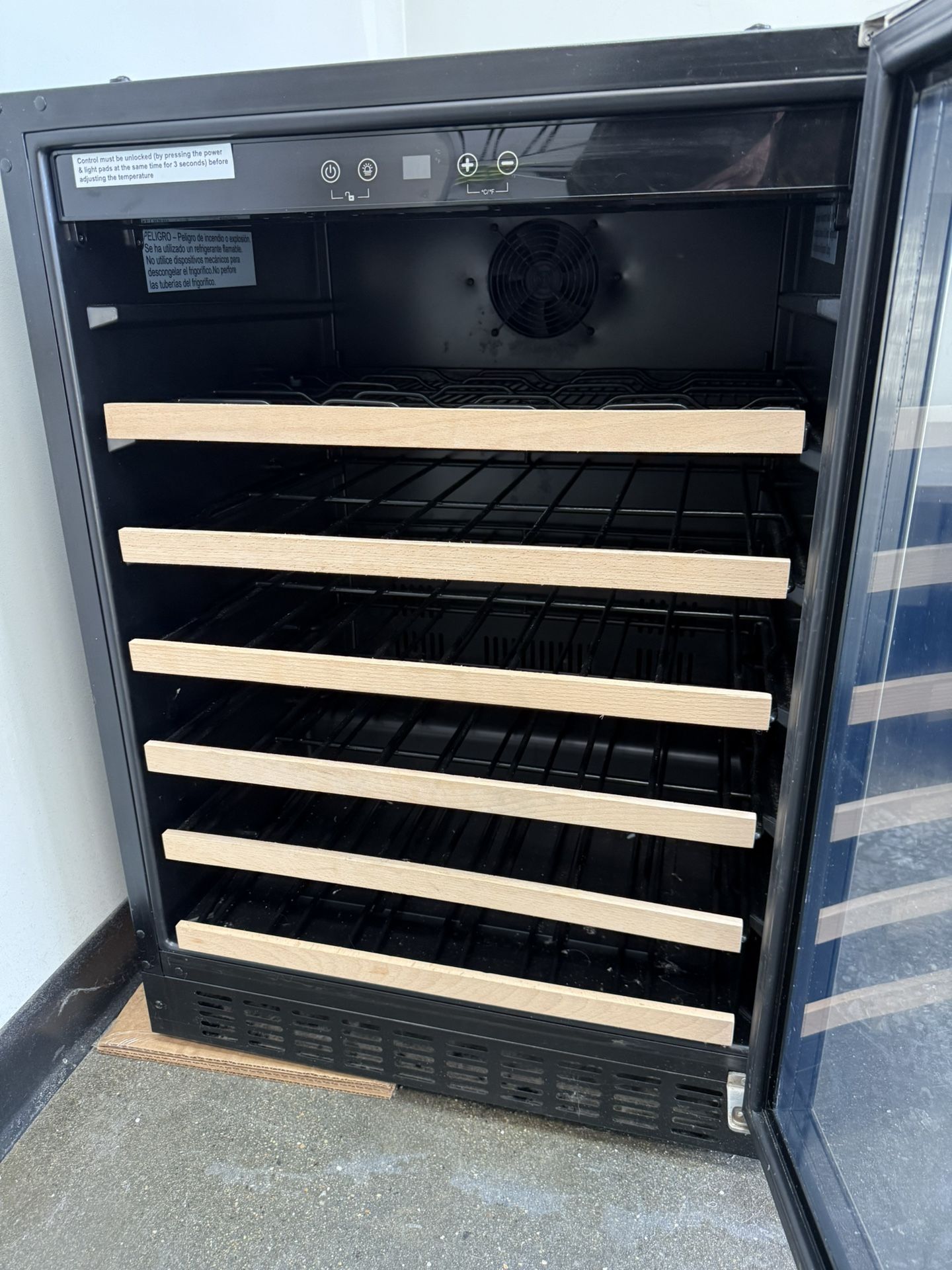 Frigidaire Gallery 46 Bottle Wine Cooler *Perfect Condition*